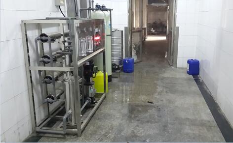 �ӱ���W��һ���ڶ�ʳ�ò���ü�ˮ�O��